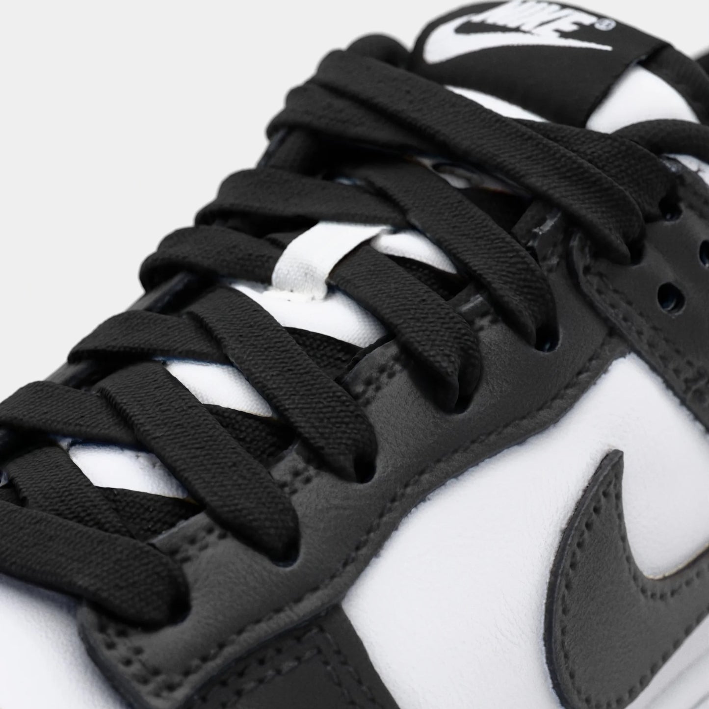 Nike Dunk Low Retro Panda